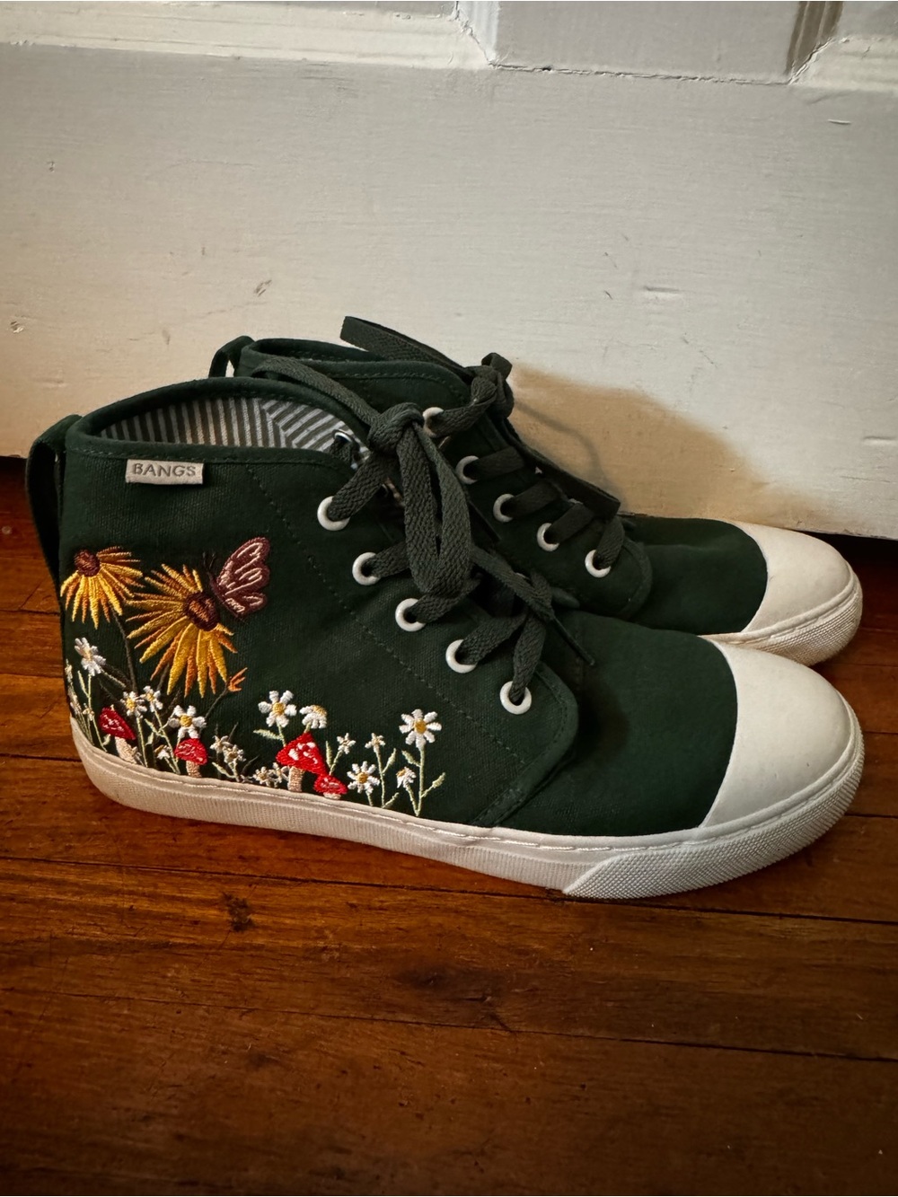 Bangs Fluttering Fields High Top Shoes - Picture 6 of 12